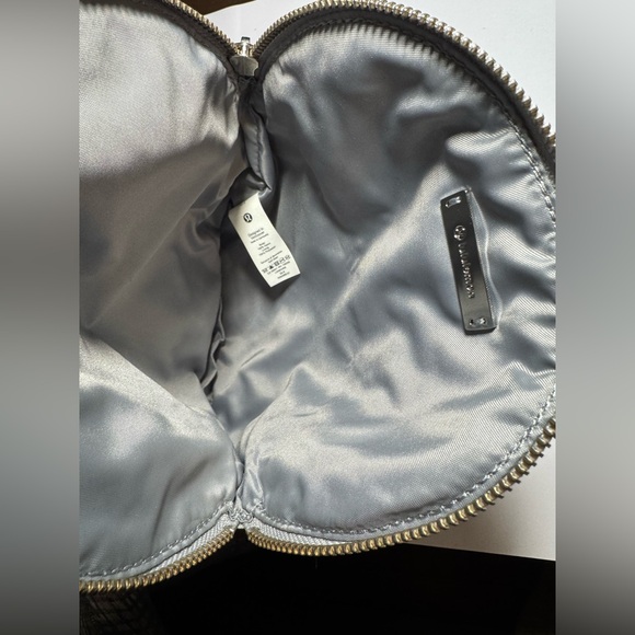 NWOT Lululemon All Night Festival Bag *Micro 1.5L Grey Unisex - Picture 6 of 11
